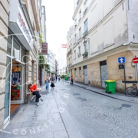 Charming Lovely Area 4 People شقة